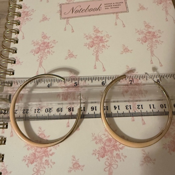 Elegant Two-Tone Hoop Earrings - Picture 3 of 3